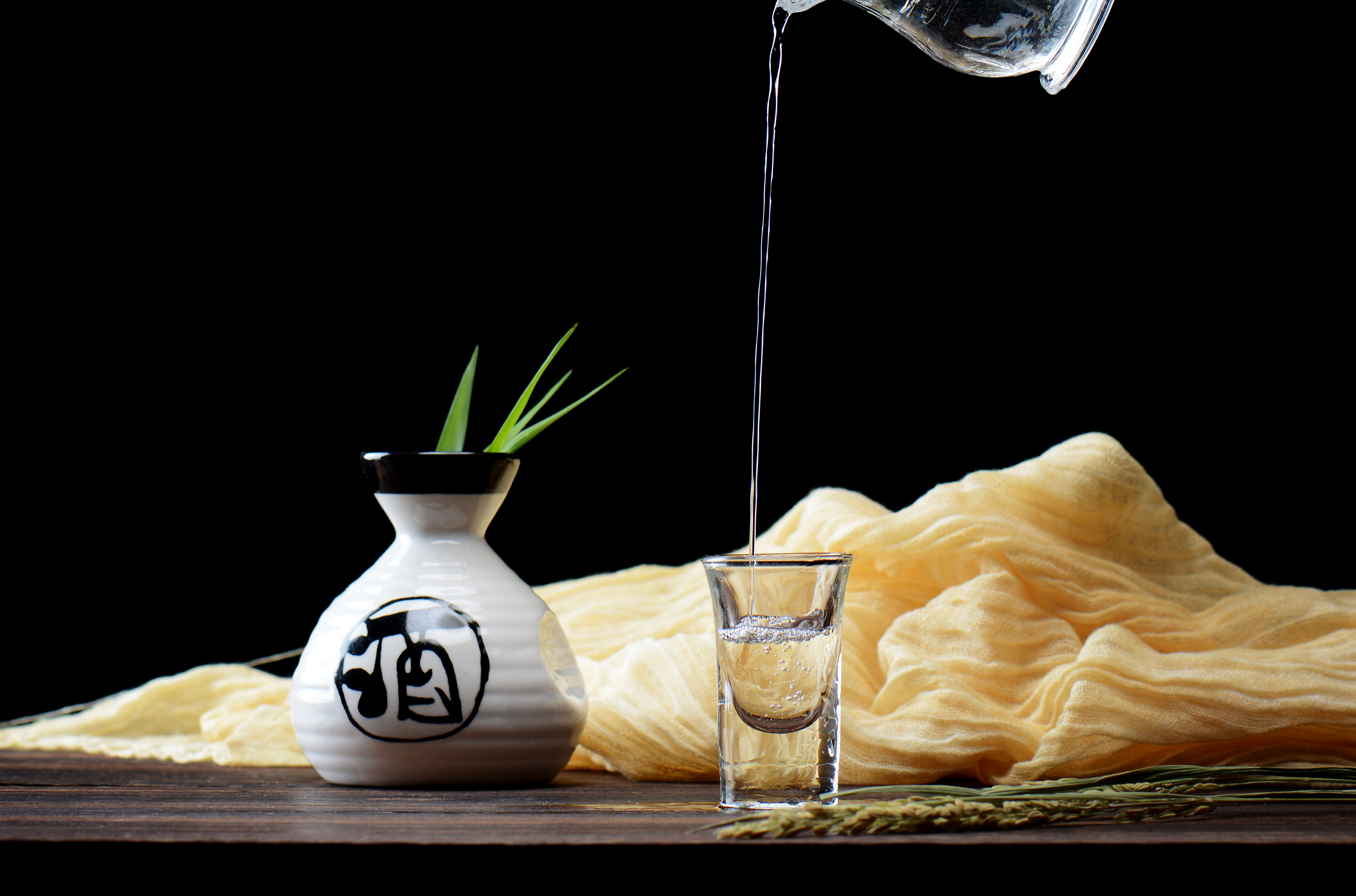 【汤臣一品酒业】酒既是天赐美禄，，更是抒情的饮料！ - 贵州汤臣酒业有限责任公司 -  